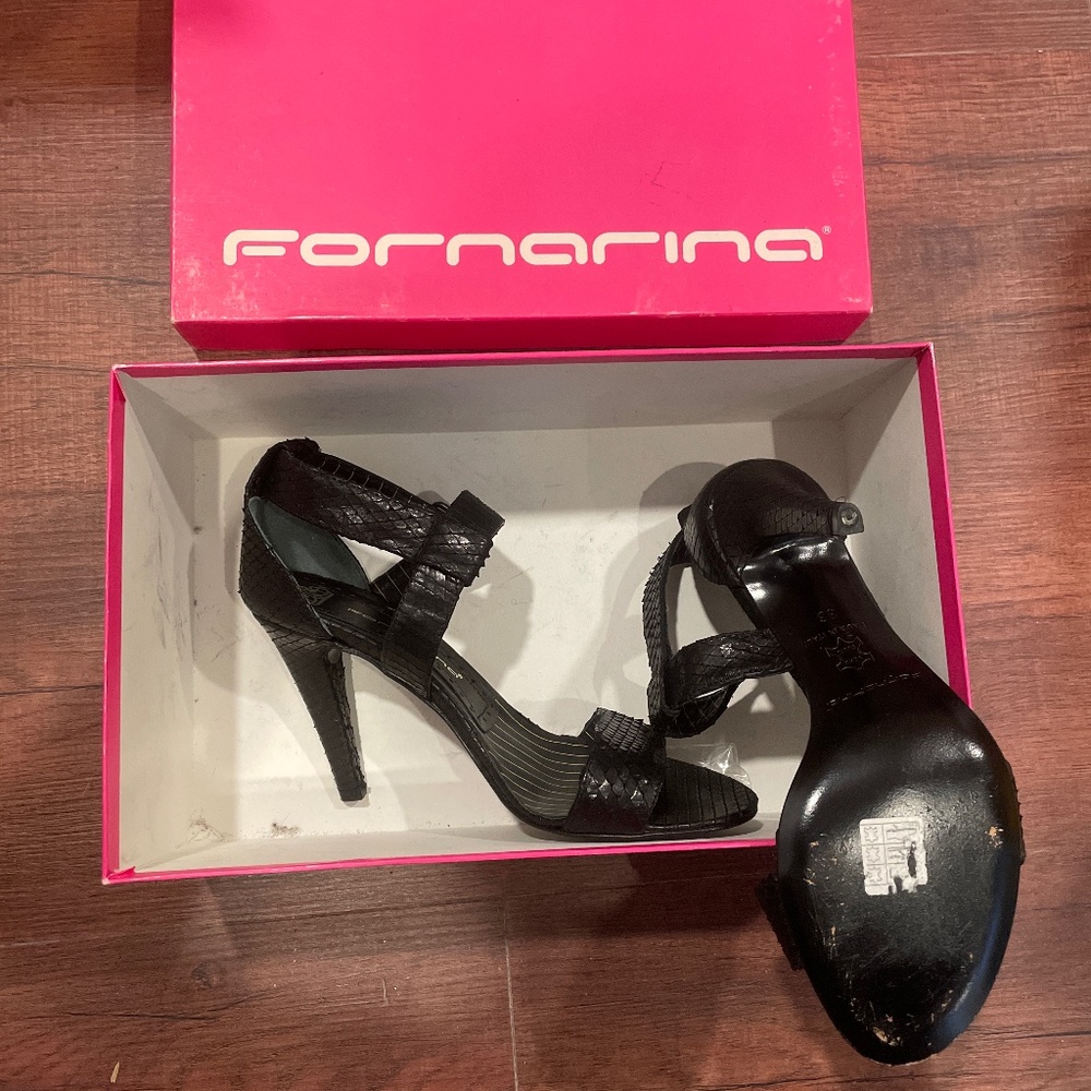 1 WEEK FINAL LAST CHANCE FORNARINA Black High Heel Sandals